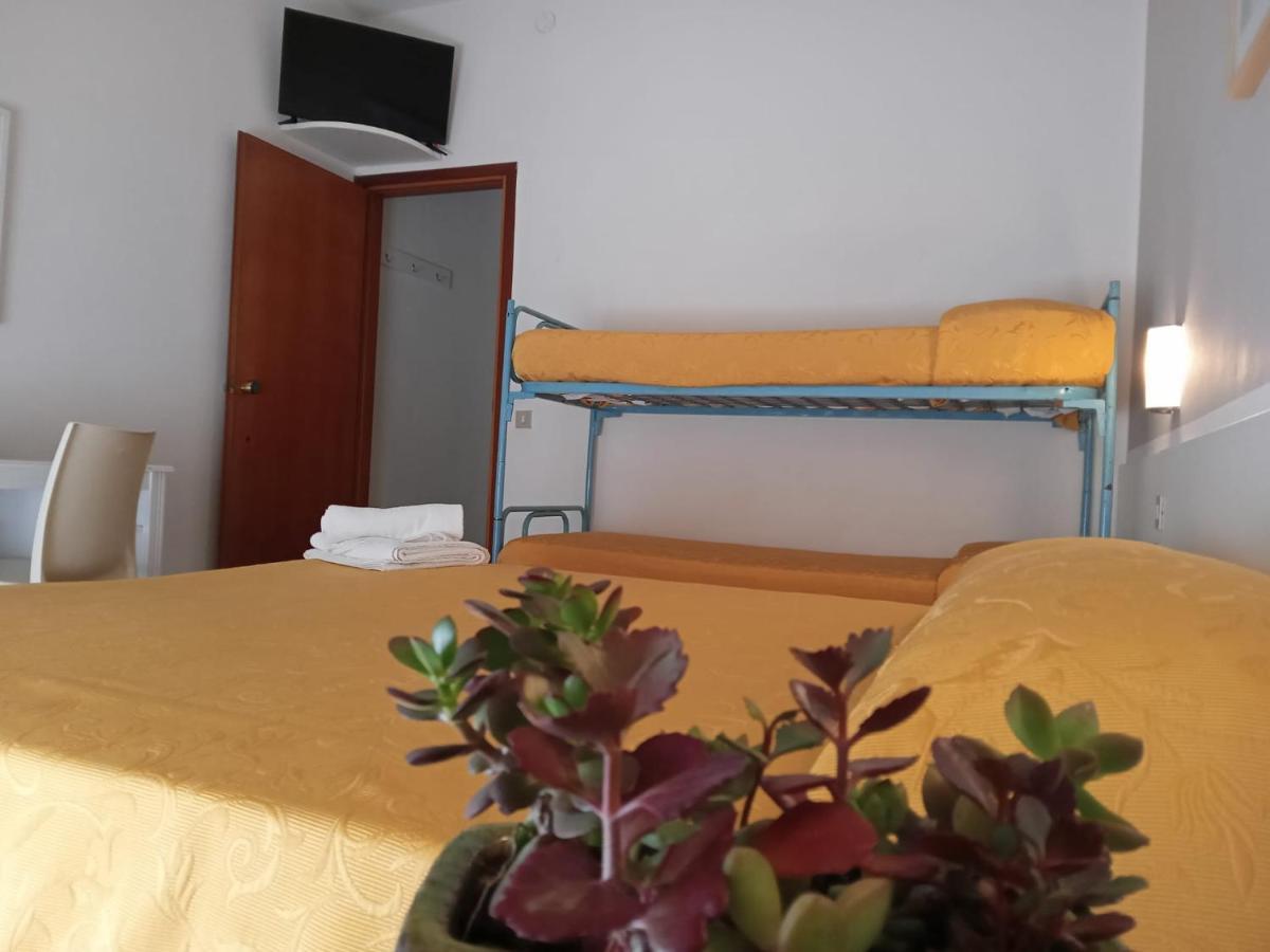 Hotel Haiti Milano Marittima Exterior foto