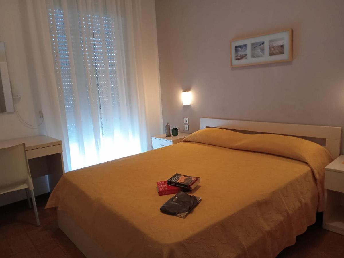 Hotel Haiti Milano Marittima Exterior foto